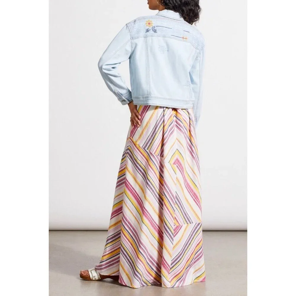 TRIBAL EMBROIDERED SIZE M WOMENS‎ DENIM JACKET